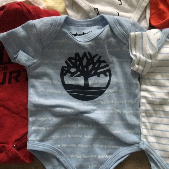 Onesies size 0-3 months bundle of 7 - Picture 5 of 6